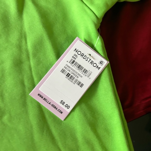 Bella Doña short sleeve  crewneck - Picture 3 of 6